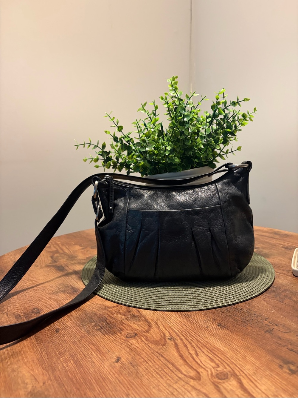 Osgoode Marley Black Leather Shoulder Bag - Picture 2 of 8